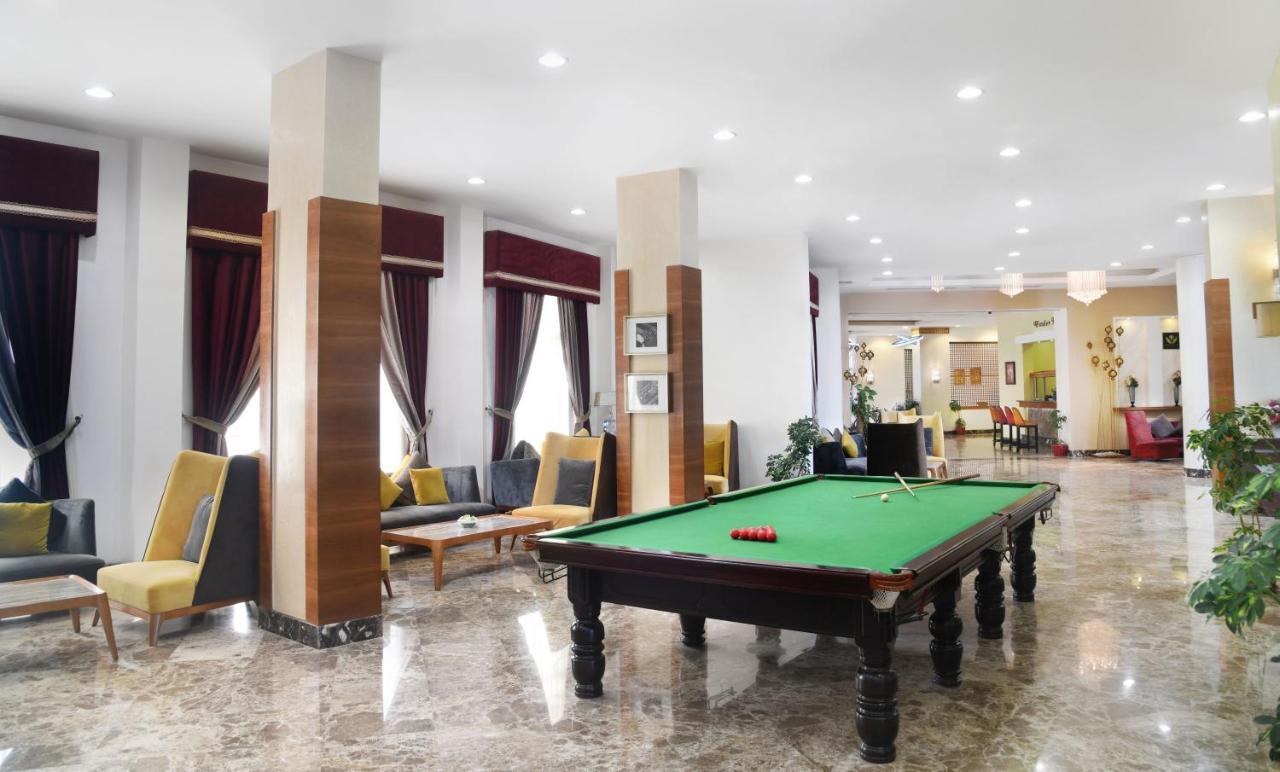 Tolip Family Park Hotel Каир Экстерьер фото The pool table at the hotel