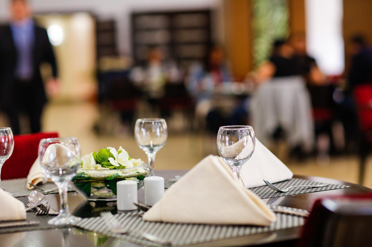 Tolip Family Park Hotel Каир Экстерьер фото Restaurant
