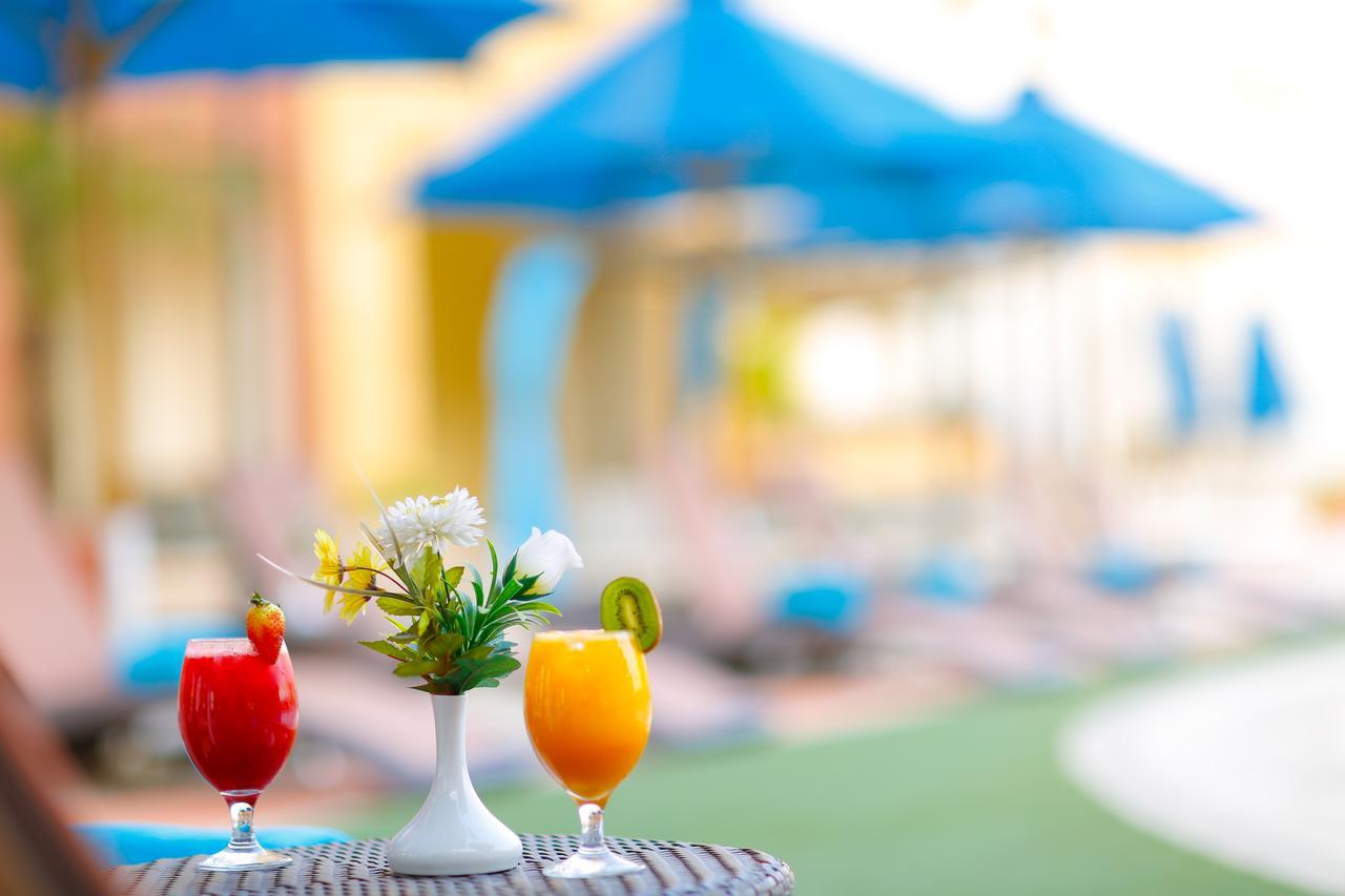 Tolip Family Park Hotel Каир Экстерьер фото Poolside at the hotel